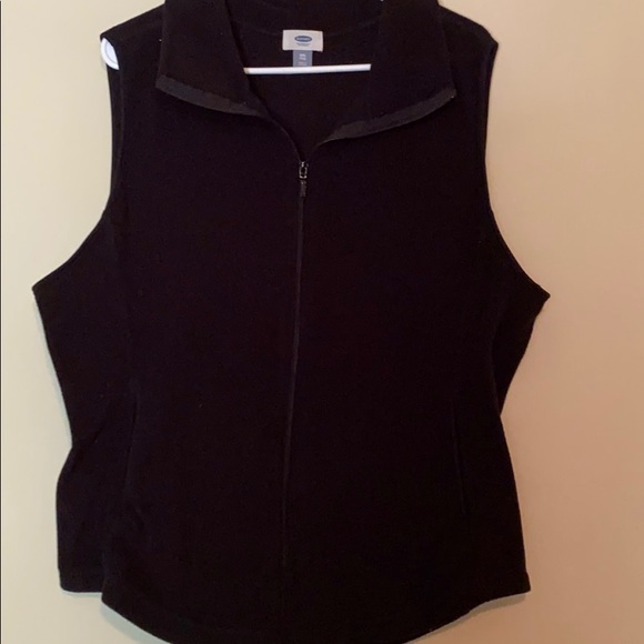 Old Navy Jackets & Blazers - ✨3/$10✨ Black Fleece Vest